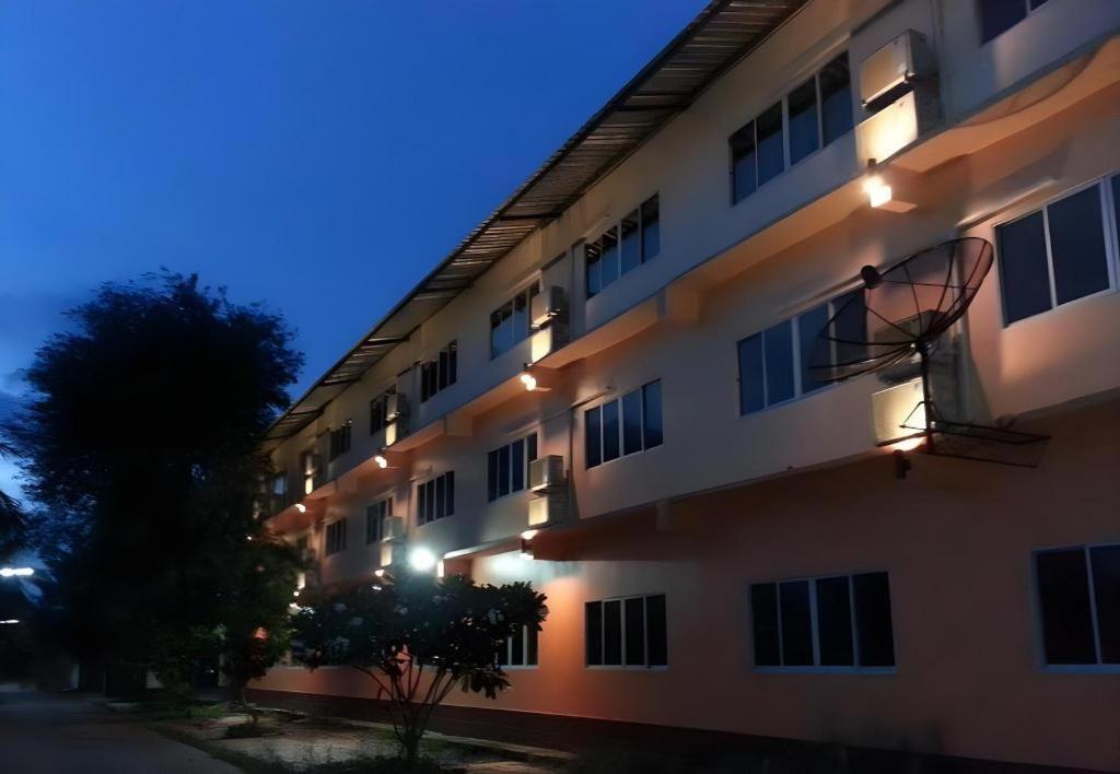 Bussarakam Place Hotel Chanthaburi Dış mekan fotoğraf